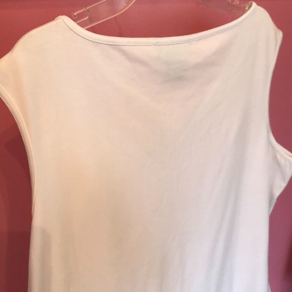 New white v-neck sleeveless tee with beading - Picture 3 of 3
